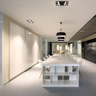The project floor includes many non-standard solutions, such as the recessed kitchenettes